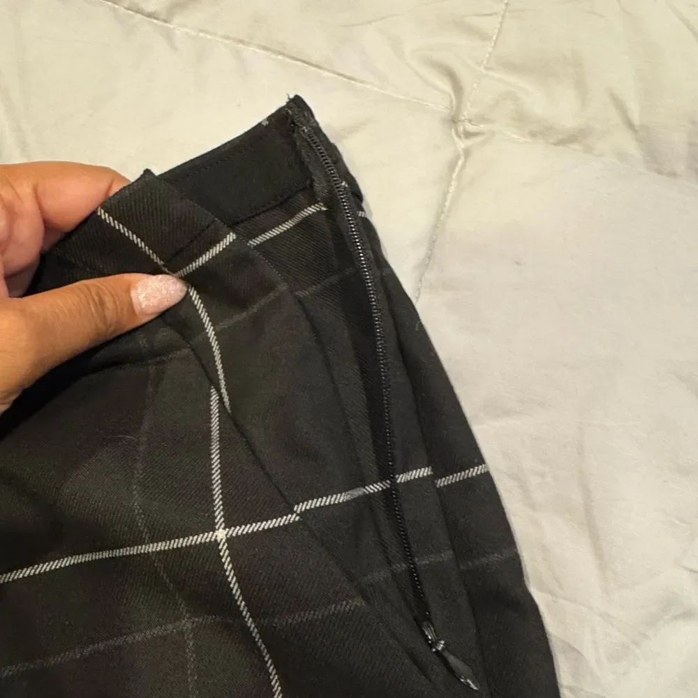Elie Taharie tailored Black and White Plaid Pants in US size 12 - Picture 4 of 11